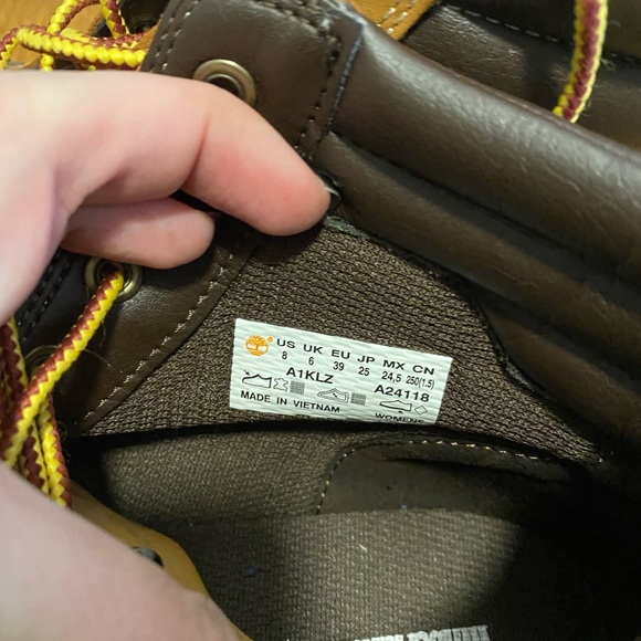 Timberland boots, women’s size 8 - Picture 3 of 3
